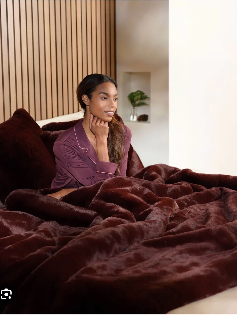 Cozy Earth Cuddle Pillow Burgundy 20 x 20 Retail 159 Sold Out Color